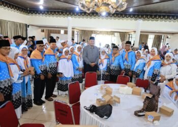 Wali Kota Yota Balad Lepas 133 Calon Jemaah Haji Pariaman 2026, Termuda 19 Tahun, Tertua 83 Tahun