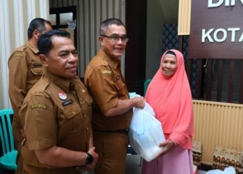 Pemko Payakumbuh Salurkan Bantuan Permakanan kepada Penyandang Disabilitas hingga Lansia