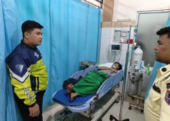 Motornya Tabrakan dengan Angkot di Limapuluh Kota, Pelajar SMA Dibawa ke Rumah Sakit