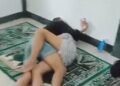 Viral! Video Sepasang Muda-mudi Tidur Berpelukan di Musala, Berujung Disiram Warga
