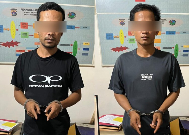 Polisi menangkap dua terduga pengedar sabu-sabu di Kecamatan Palembayan, Agam, pada Rabu (1/4/2026). Foto: Polres Agam