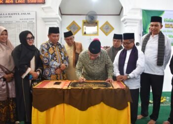 Wawako Maigus Nasir Resmikan Masjid Baitul Jalal, Dorong Program Smart Surau di Padang