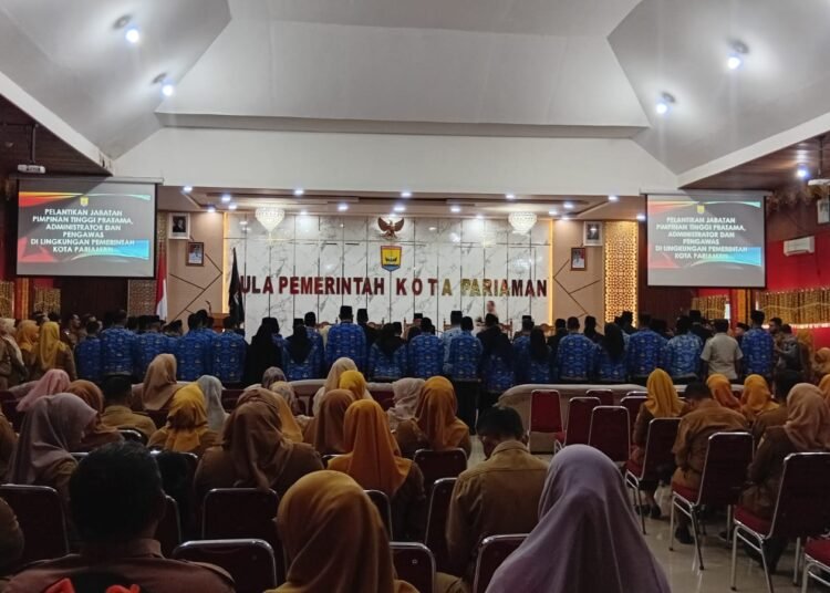 Wali Kota Pariaman, Yota Balad, menegaskan komitmennya tidak membawa urusan politik ke dalam birokrasi saat melantik Pejabat Pimpinan Tinggi Pratama, Administrator, dan Pengawas di lingkungan Pemerintah Kota Pariaman, Senin (6/4/2026).