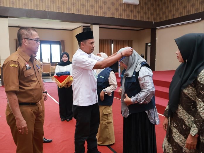 Pemerintah Kota (Pemko) Payakumbuh bersama BPJS Ketenagakerjaan Cabang Bukittinggi mengukuhkan 83 kader Gerakan Perlindungan Menyejahterakan Pekerja Informal (GALAMAI) Payakumbu, Aula Josrizal Zain, Balai Kota, Senin (6/4/2026).
