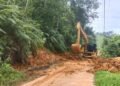 Pemkab Dharmasraya Kerahkan Alat Berat Tangani Longsor dan Banjir di Sembilan Koto