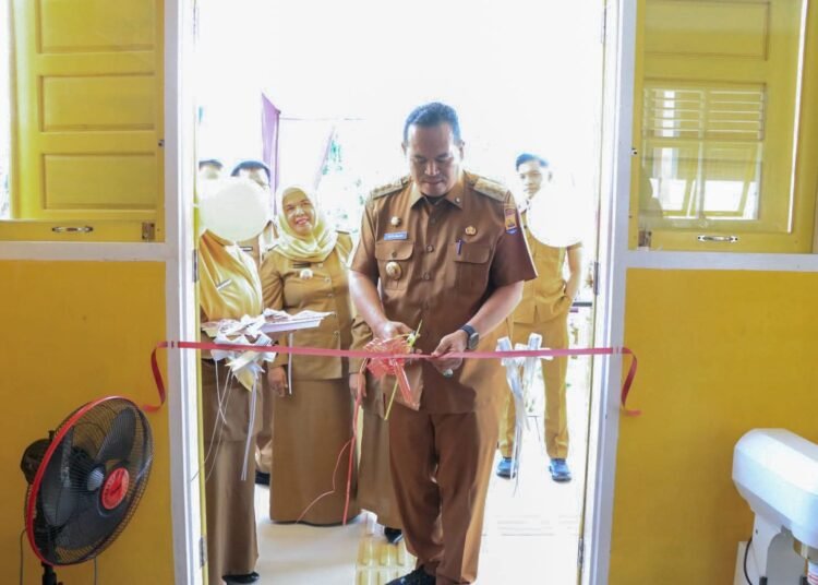 Wali Kota Pariaman, Yota Balad, meresmikan Gedung II Sanggar Kegiatan Belajar (SKB) di Kelurahan Jawi-Jawi 1, Kecamatan Pariaman Tengah, Selasa (7/4).