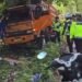 Diduga Rem Blong, Truk Batu Bara Terperosok di Jalan Lintas Padang–Solok