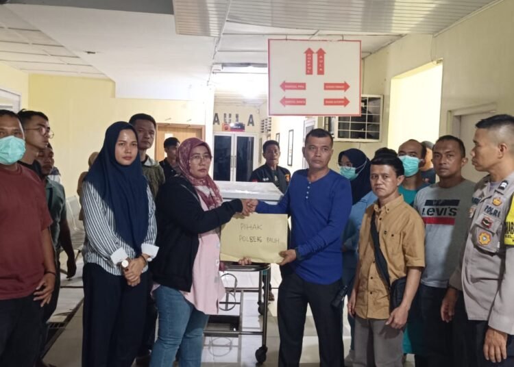 Jenazah FDA telah dijemput pihak keluarga dari Rumah Sakit Bhayangkara dan dibawa ke kampung halamannya di Solok Selatan pada Sabtu (11/4/2026) malam sekitar pukul 22.00 WIB. Foto: (Qodri Hayatul/Sumbarkita)