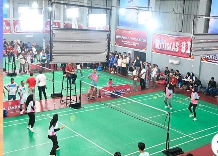 Bank Nagari sukses menggelar turnamen badminton sebagai bagian dari rangkaian peringatan Hari Ulang Tahun (HUT) ke-64 pada 2026.