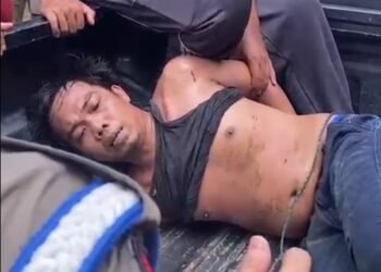 Video: Detik-Detik Pria Diduga ODGJ Mengamuk di Dharmasraya, Satu Petugas Jadi Korban