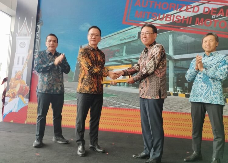 PT DIPO Internasional Pahala Otomotif meresmikan showroom resmi Mitsubishi di Jalan By Pass, Manggis, Mandiangin Koto Selayan, Kota Bukittinggi, Rabu (15/4/2026). Foto:  Qadri/Sumbarkita