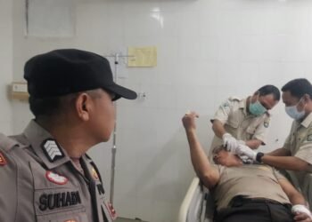 Seorang Polisi Terluka 12 Jahitan Saat Evakuasi ODGJ Mengamuk di Dharmasraya