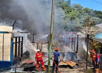 Api Lahap Rumah Warga di Padang, Korban Rugi Rp500 Juta