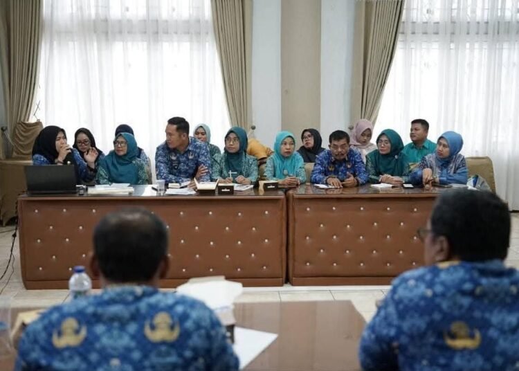 TP PKK Solok Selatan menggelar rapat persiapan menyambut tim penilai TP PKK Provinsi  Barat di Aula Tansi Ampek, Kamis (16/4/2026).