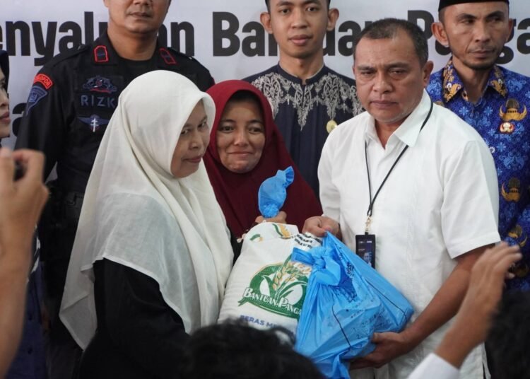 Pemerintah Kota (Pemko) Padang Panjang menyalurkan bantuan pangan dari pemerintah periode Februari–Maret 2026 kepada 7.169 kepala keluarga (KK).