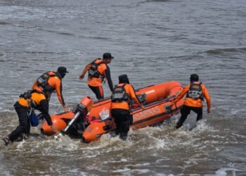 Hari Kedua Pencarian, 2 Siswa SD di Padang yang Tenggelam di Laut Belum Ditemukan