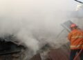 Kantin di Belakang Kantor DPRD Agam Terbakar