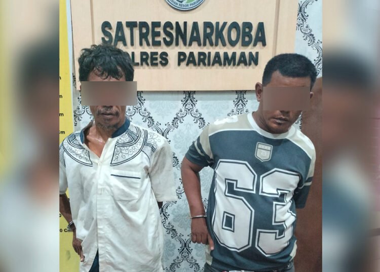 Polisi menangkap dua pria di Desa Jati Hilir, Kecamatan Pariaman Tengah, Kota Pariaman, pada Rabu (15/4/2026) sekitar pukul 18.30 WIB atas dugaan menggunakan sabu-sabu. Foto: Polres Padang Pariaman