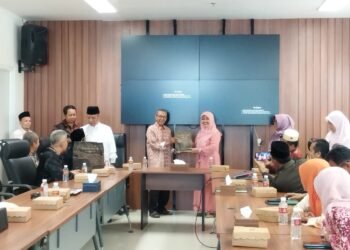 UIN Imam Bonjol Padang Lepas 3 Pensiunan dan 7 Calon Jemaah Haji