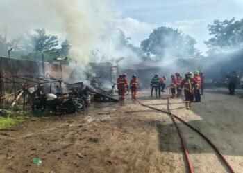 1 Gudang dan 7 Motor Hangus Terbakar di Padang