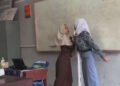 Viral Video Guru dan Siswi Terlibat Duel Sengit di Kelas