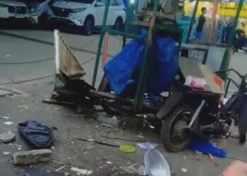 Video: Kecelakaan di Padang, Grand Max Tabrak Pedagang dan Pengendara