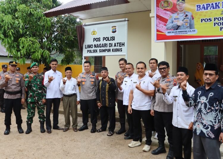 Kapolres Sijunjung, AKBP Willian Harbensyah, meresmikan Pospol (Pos Polisi) Limo Nagari Diateh Polsek Sumpur Kudus pada Rabu (29/4/2026).