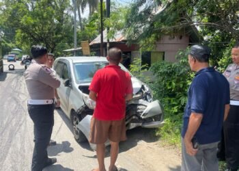 Sigra Tabrak Honda Beat di Kota Solok, Pengendara Patah Kaki dan Tangan