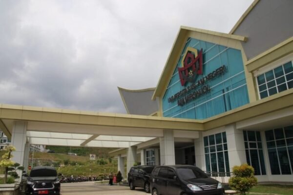 Universitas Islam Negeri (UIN) Imam Bonjol (IB) Padang mencatat prestasi gemilang dalam penerimaan mahasiswa baru jalurĀ Seleksi Prestasi Akademik Nasional Perguruan Tinggi Keagamaan Islam Negeri (SPAN-PTKIN) 2026.