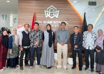 Dosen dari Amerika Bahas Islam dan Politik di Kampus UIN Imam Bonjol Padang