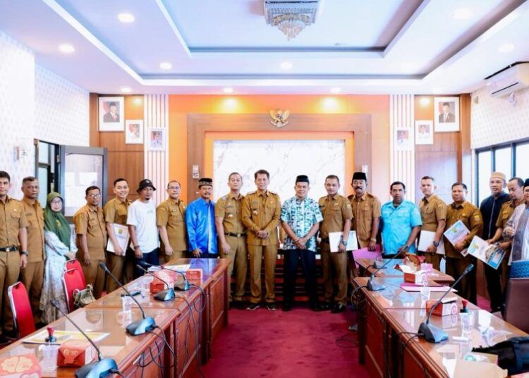 Sebanyak 15 kepala desa di Kota Pariaman, Sumatera Barat, menandatangani perjanjian kerja sama dengan Yayasan Al-Mughny terkait penyiapan kader hafiz Al-Qur’an, imam, khatib, dan mubalig desa. 