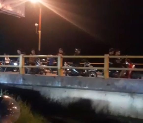 TKP seorang pria yang diduga hendak bunuh diri (Bundir) dengan melompat dari atas Jembatan Marapalam, Kecamatan Padang Timur, Kota Padang, Sumatera Barat, pada Selasa (5/5/2026) malam.