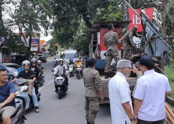 4 Bangunan Liar di Padang Dibongkar Paksa Usai Pemilik Abaikan Teguran