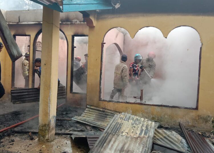Satu unit rumah permanen di Jorong Bukit Apik, Nagari Sungai Talang, Kecamatan Guguak, Kabupaten Lima Puluh Kota, Sumatera Barat, terbakar pada Kamis (7/5/2026).