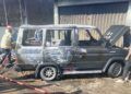 Mobil Kijang Terbakar di Kabupaten Solok, Api Nyaris Hanguskan Rumah Warga