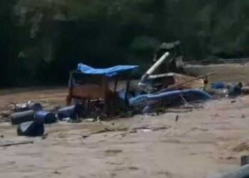 Video: Ponton Tambang Hanyut Terbawa Arus Sungai di Sijunjung