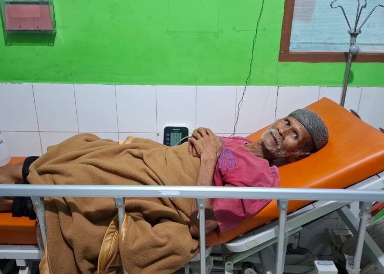 Seorang lansia bernama Irman (61) yang sebelumnya dilaporkan hilang di kawasan Bukit Rangkak, Jorong Lubuak Limpato, Nagari Tarantang, Kecamatan Harau, Kabupaten Lima Puluh Kota, Sumatra Barat, akhirnya ditemukan selamat pada Rabu (13/5/2026) sekitar pukul 16.00 WIB.