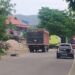 Antrean Truk Mengular di SPBU Pisang Padang, Sopir Menunggu Berjam-jam