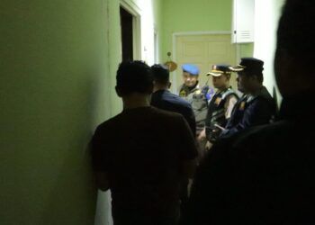 Razia Penginapan di Padang, 22 Orang Terjaring, Satu Perempuan Sempat Kabur ke Atap