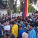 Mahyeldi Kembali Tak Temui Massa, Aksi Mahasiswa di Kantor Gubernur Sumbar Ricuh Sesaat