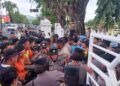 Mahasiswa Demo di Kantor Gubernur Sumbar, Kritik Mahyeldi Dua Periode Menjabat, Kinerja Belum Maksimal