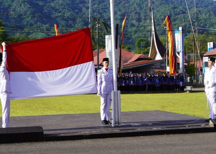 Pemerintah Kota (Pemko) Padang Panjang menggelar upacara peringatan Hari Kebangkitan Nasional (Harkitnas) 2026 di halaman Balai Kota, Rabu (20/5).