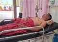 Seorang petugas Pemadam Kebakaran (Damkar) Kabupaten Pasaman bernama Edward Yusuf (47) pingsan akibat tersengat aliran listrik saat memadamkan api yang membakar dua unit rumah di Binubu, Kenagarian Sontang Cubadak, Kecamatan Padang Gelugur, Jumat (29/5/2026).