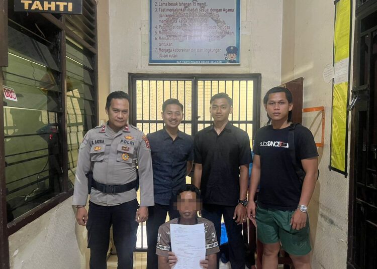 Tim Resmob Polres Solok Selatan mengamankan seorang pria dan menyita 26 jerigen Bio Solar bersubsidi yang diangkut menggunakan mobil double cabin di Kecamatan Sangir Jujuan. Polisi mendalami dugaan penimbunan dan penyalahgunaan BBM subsidi.