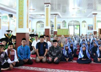 Wawako Padang Tutup Khatam Al-Quran dan Wisuda Iqra di Masjid Nurul Yaqin Indarung