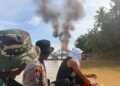 Tambang Emas Ilegal di Sungai Batang Kuantan Riau Ditertibkan Petugas, 13 Rakit Dibakar