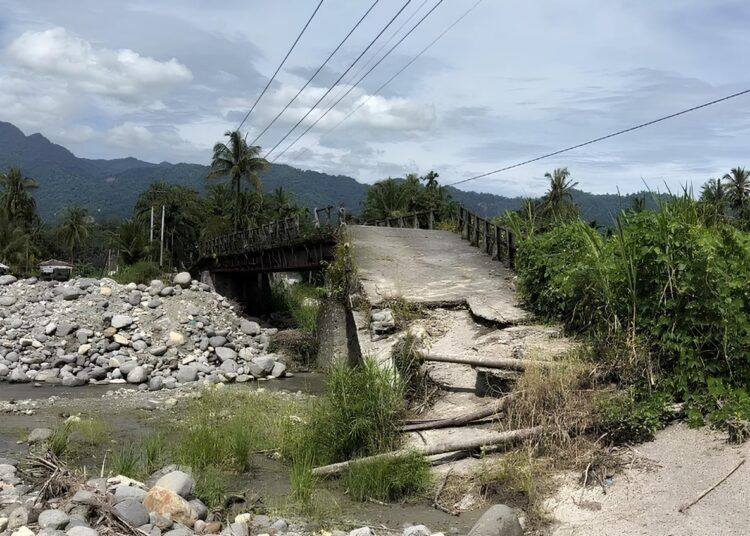 Proses normalisasi Sungai Batang Anai di Nagari Anduriang, Kecamatan 2x11 Kayu Tanam, Kabupaten Padang Pariaman, Sumatera Barat, mencapai sekitar 30 persen.