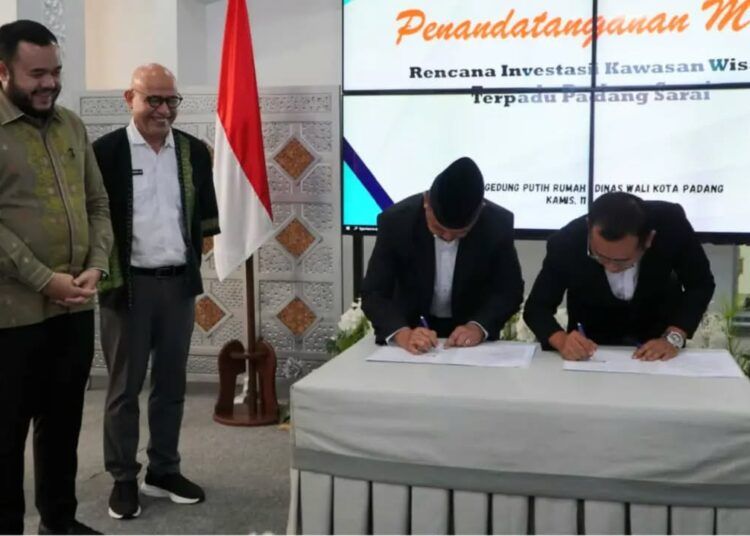 Wali Kota Padang Fadly Amran menyaksikan penandatanganan kerja sama antara pemilik lahan Fauzi Bahar dengan tiga perusahaan investor, yakni PT Tasake Indo Service (DAP 69), PT Nusa Indah Permata, dan PT Win Sekawan Utama, Kamis (11/6/2026).