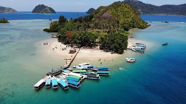Objek wisata Kawasan Wisata Bahari Mandeh di Kecamatan Koto XI Tarusan, Pesisir Selatan, Sumbar. Foto: pesisirselatankab.go.id