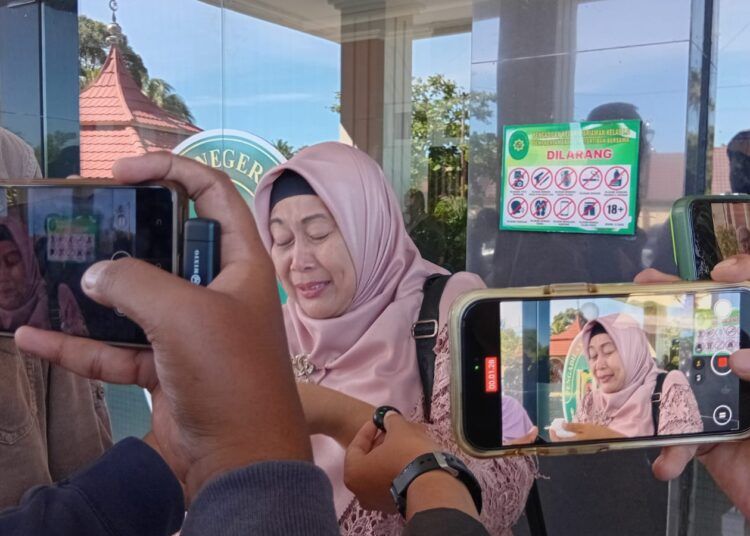 Wenni, ibu salah satu korban pembunuhan berantai di Padang Pariaman.